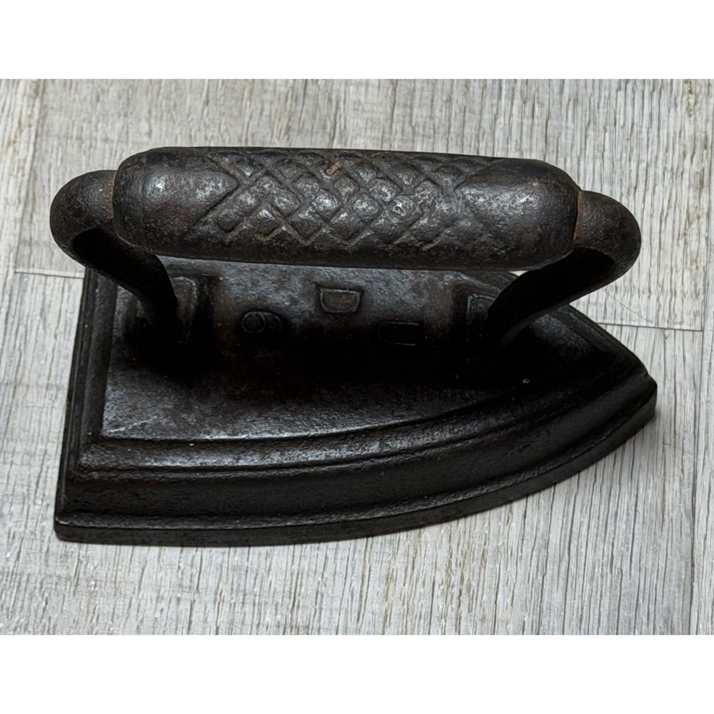Vintage Rustic Antique Cast Flat Iron DX 6 Collectible 1880's To 1910 - Picture 5 of 8
